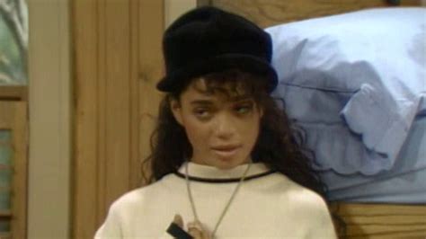 intitle index of a different world s01e01